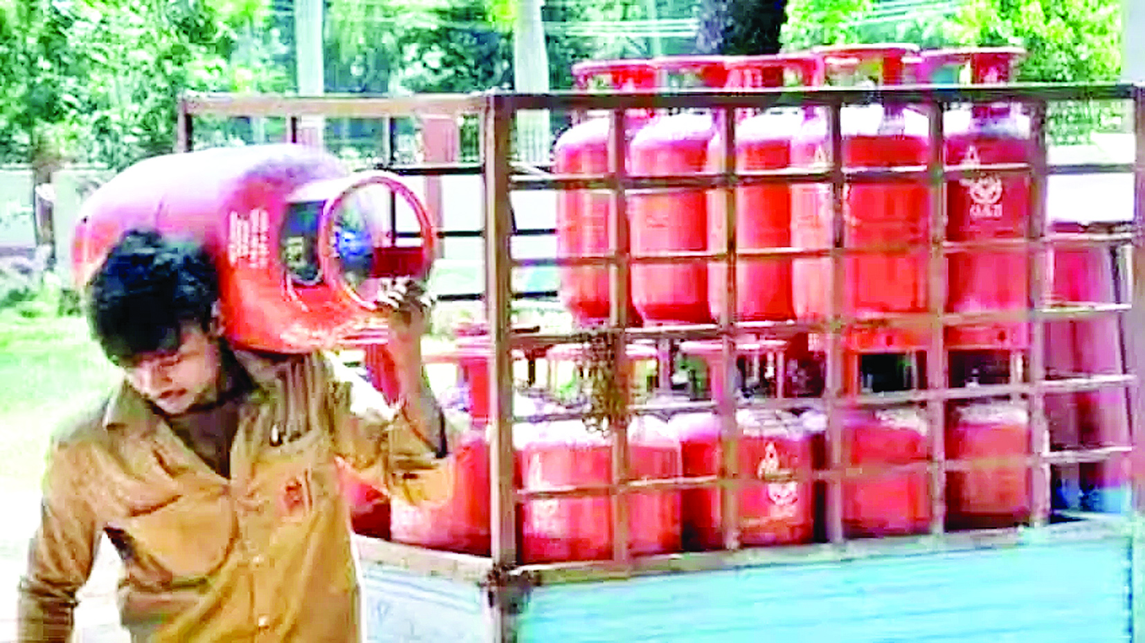 मार्च के पहले दिन ही बढ़े LPG के भाव