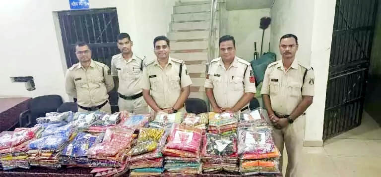 बस की चेकिंग, पुलिस को मिली थी ये सूचना 