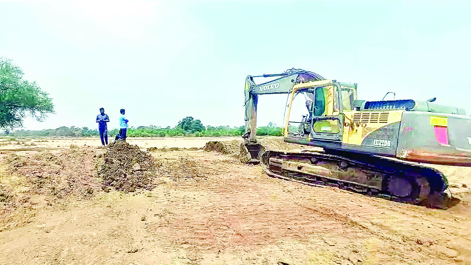 रेत माफियाओं ने काफर डेम पर बनाया रेत परिवहन का रास्ता, प्रशासन बेखबर 