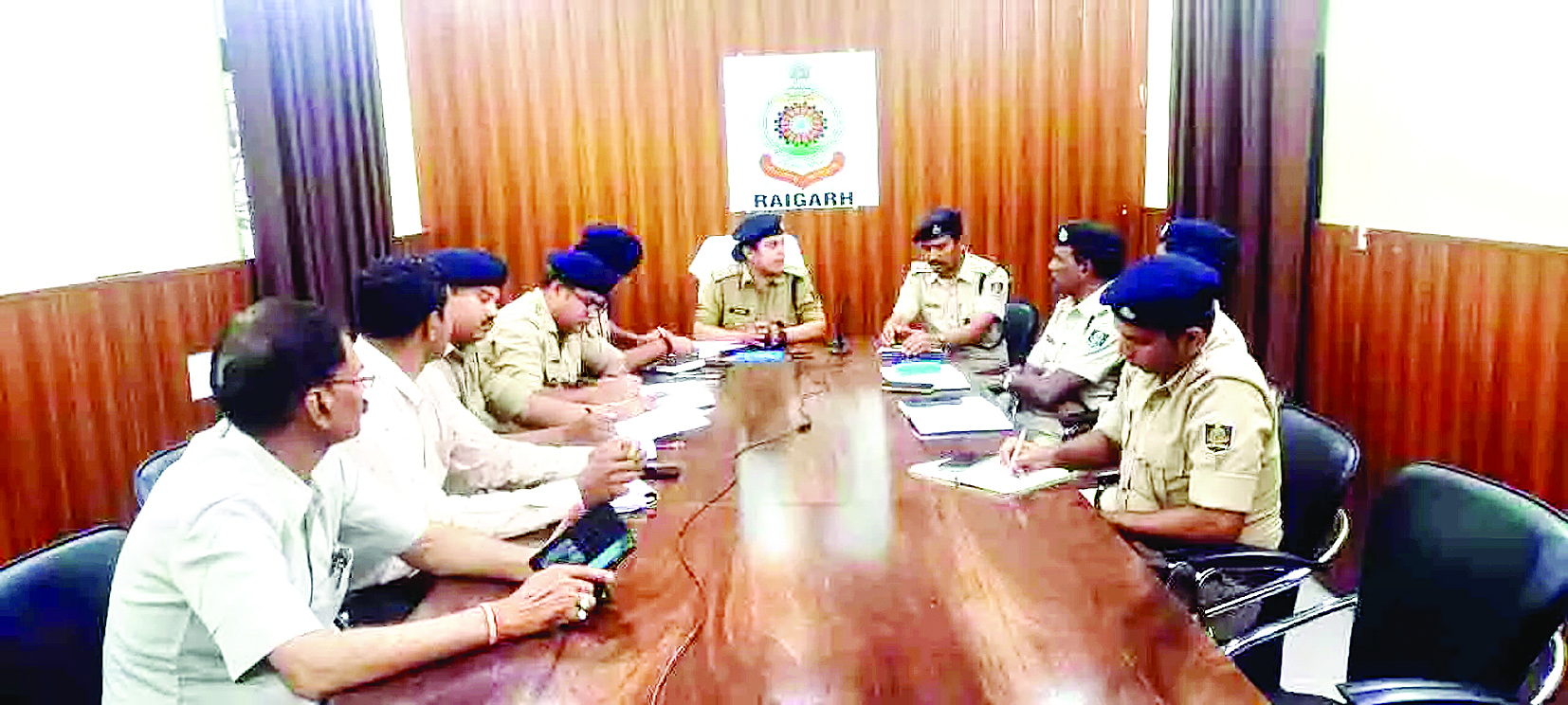 लोकसभा चुनाव की तैयारियों को लेकर पुलिस अधिकारियों की हुई बैठक