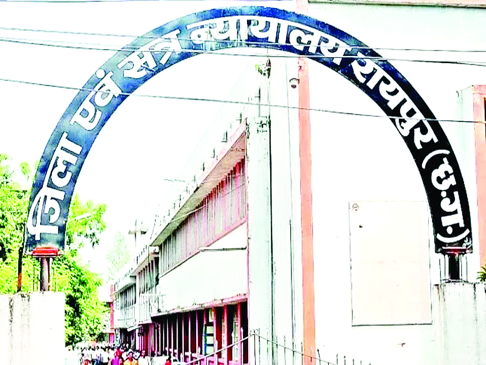 रायपुर कोर्ट से कैदी फरार, एसपी ने 2 पुलिसकर्मियों को किया सस्पेंड 