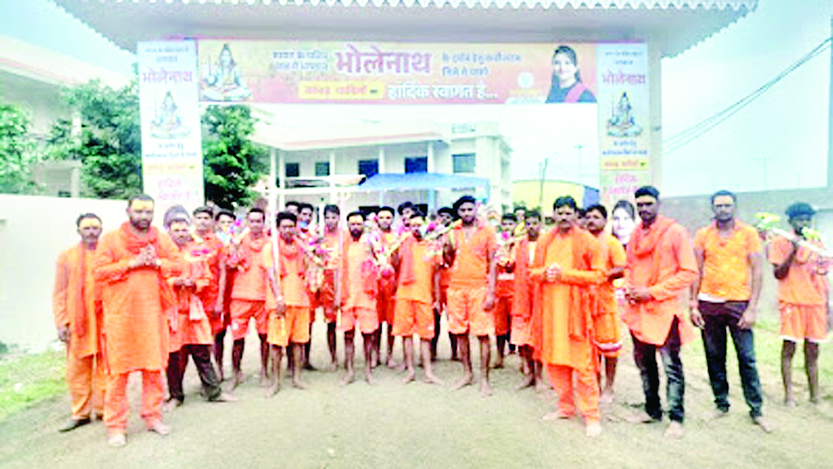 अमरकंटक से जल लेकर आ रहे कावड़ पद यात्रियों का रास्ते के गांवों में किया जा रहा है स्वागत