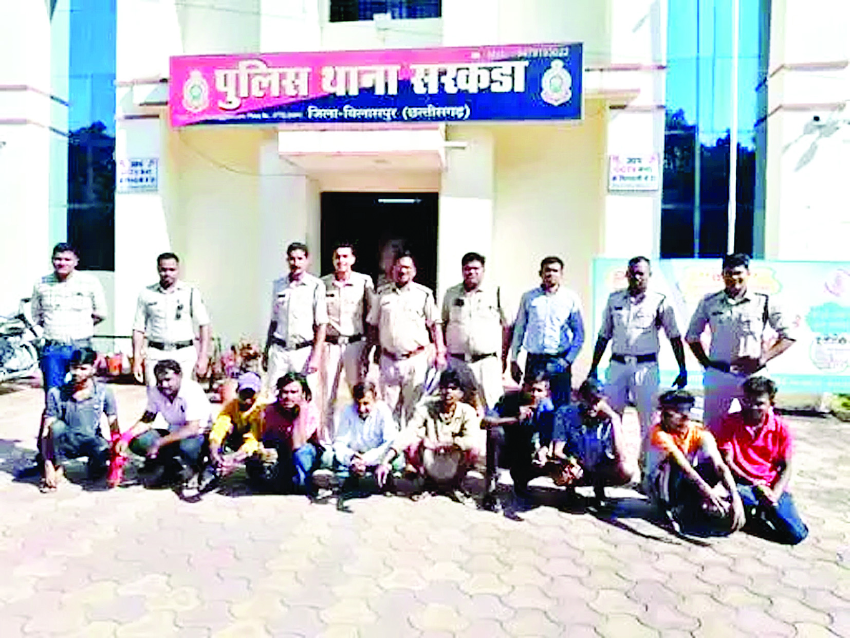 फरार आरोपियों के लिए पुलिस ने चलाया गिरफ्तारी अभियान, 14 धराए