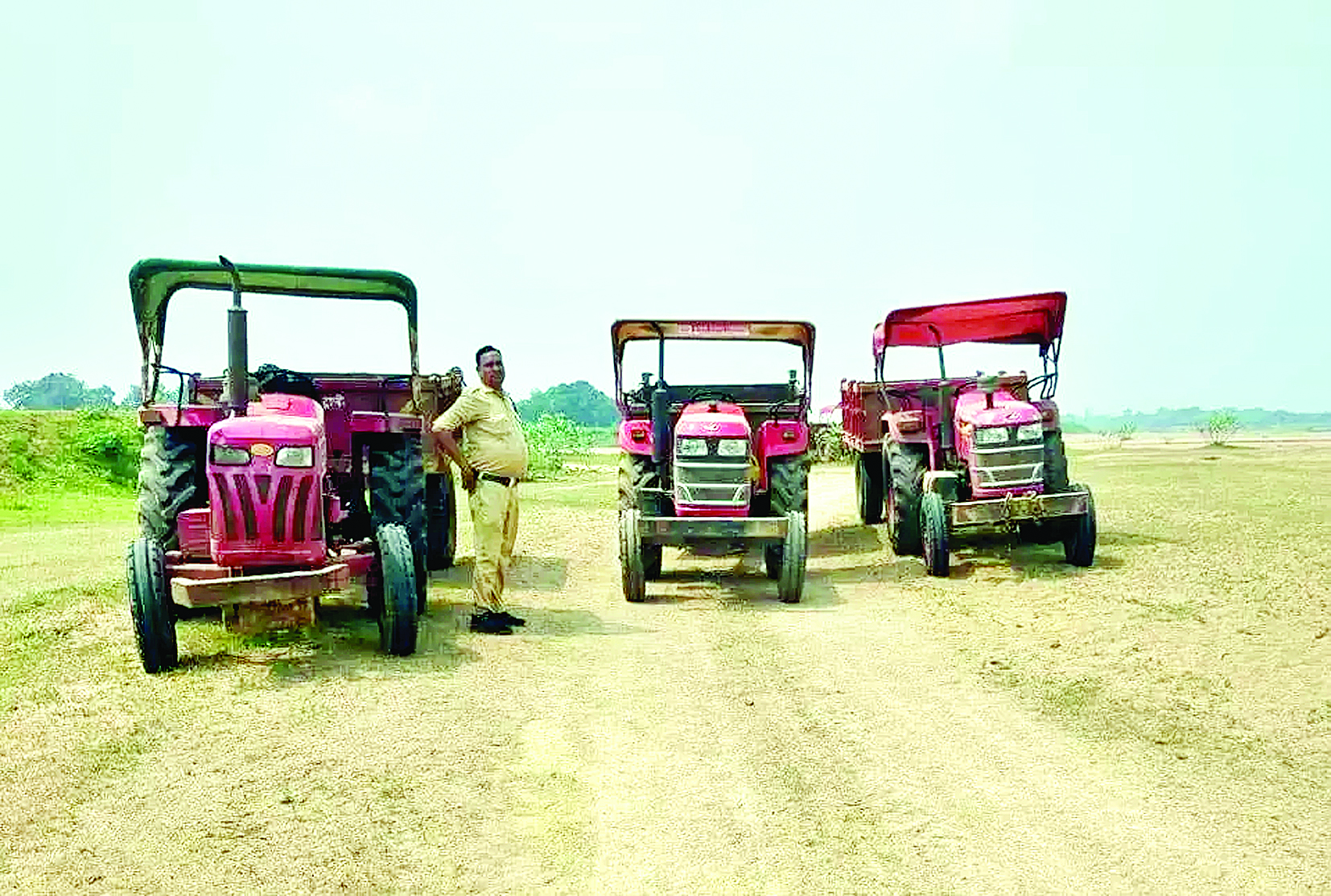 रेत के अवैध परिवहन करते 5 ट्रेक्टर वाहन जब्त 