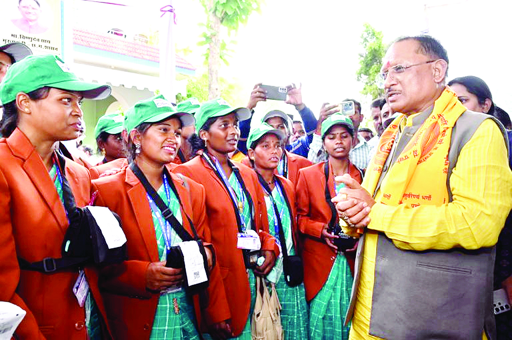 मुख्यमंत्री श्री विष्णु देव साय ने बिजली सखियों को वितरित किए बिजली किट