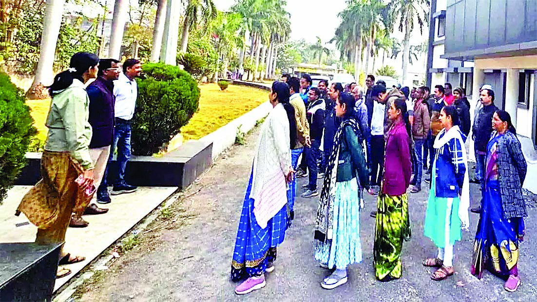 120 कर्मचारियों के वेतन काटने के निर्देश