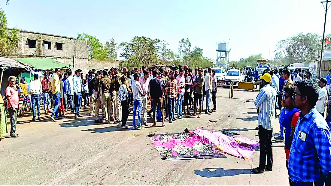 चक्काजाम करने वाले 8 ग्रामीणों पर FIR दर्ज, हो सकते है गिरफ्तार 
