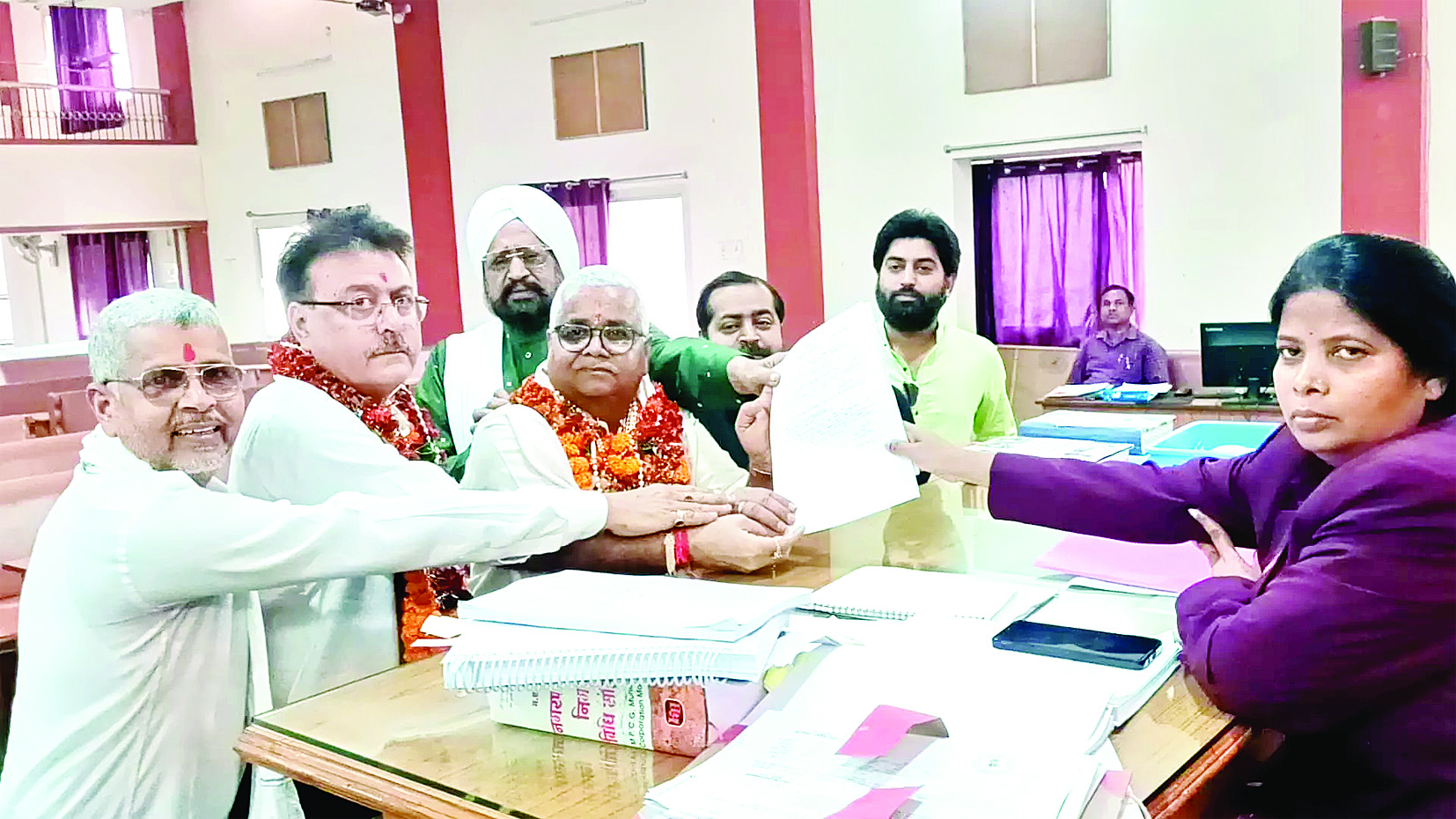 कांग्रेस के महापौर प्रत्याशी विजय गोलछा का नामांकन निरस्त