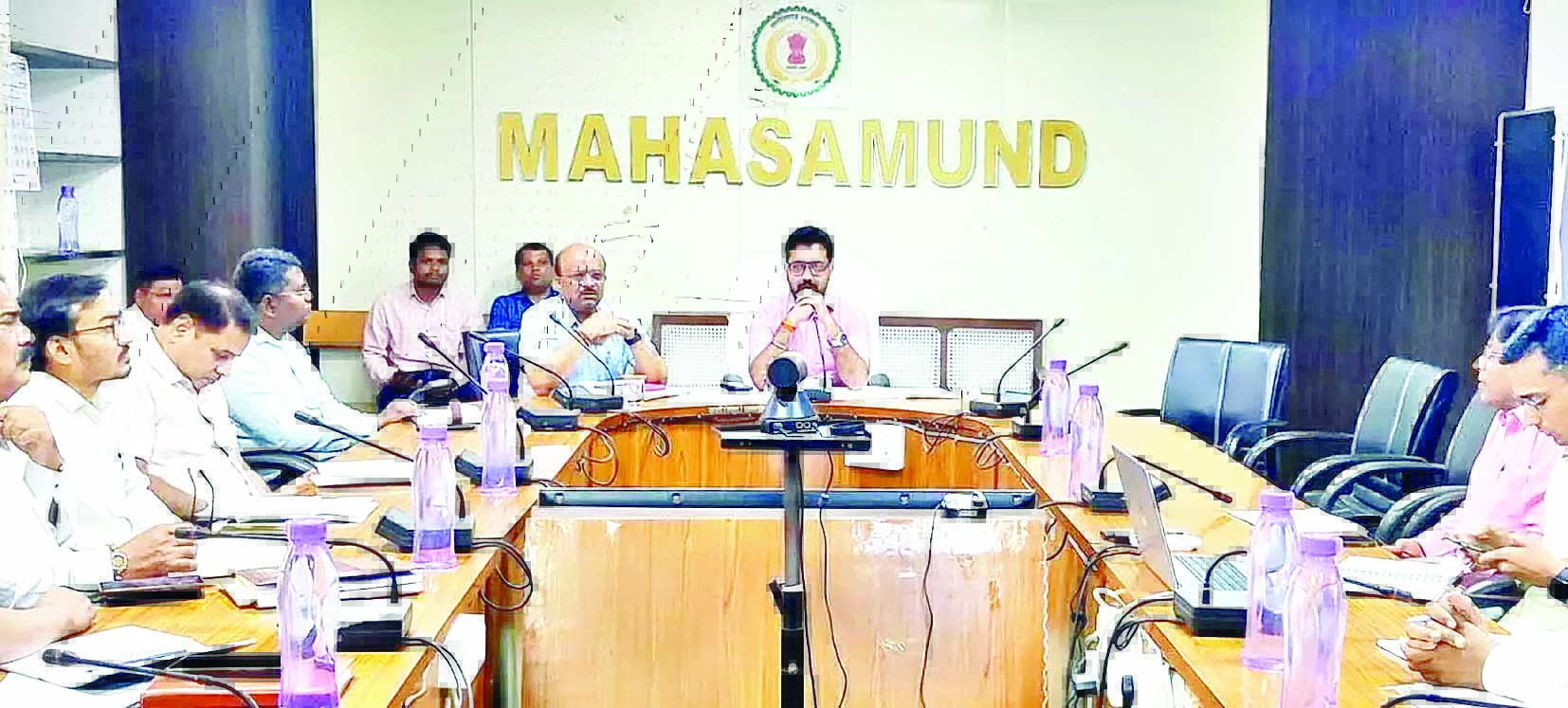 महासमुंद कलेक्टर ने ली समय-सीमा की बैठक 