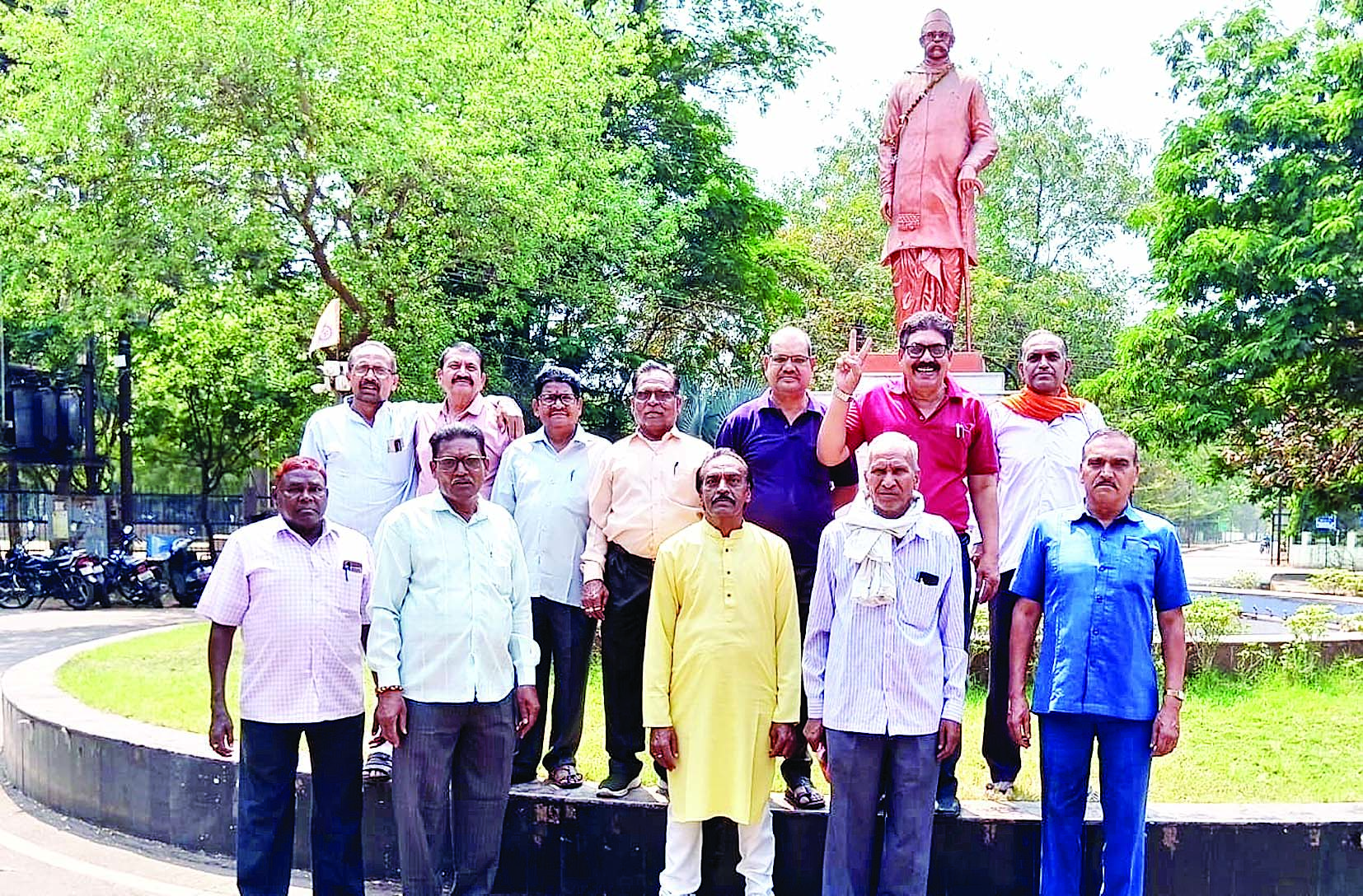 रविशंकर शुक्ल विश्वविद्यालय के सेवानिवृत कर्मचारियों के लगभग 3 - 4 वर्षो से लंबित  पेंशन प्रकरण वि वि एक माह के अंदर शासन को भेजें - प्रदीप मिश्र