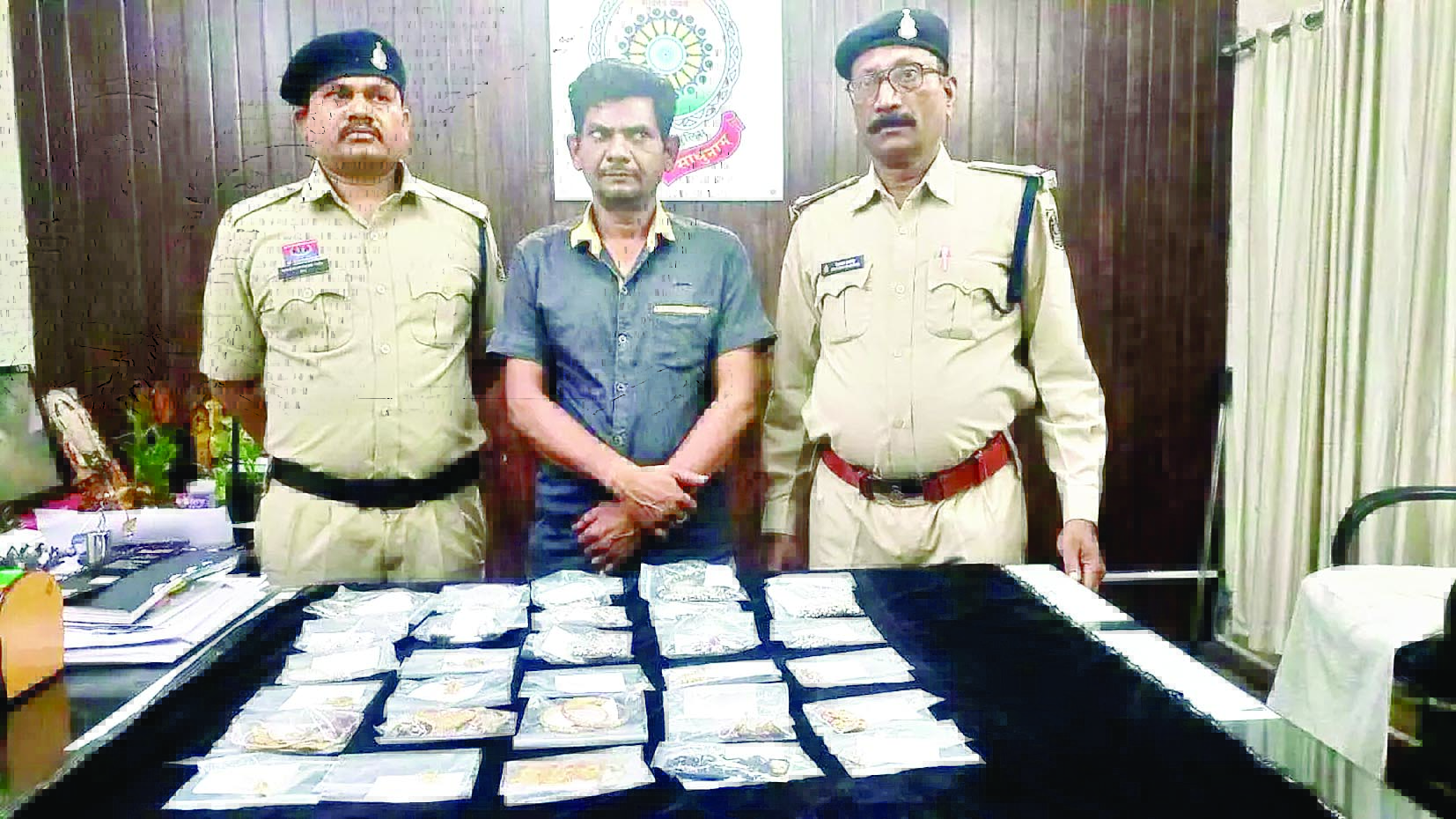 बड़ी चोरी का खुलासा- रिश्तेदार के बेटे ने ही दिया वारदात को अंजाम, लाखों के जेवरात बरामद 