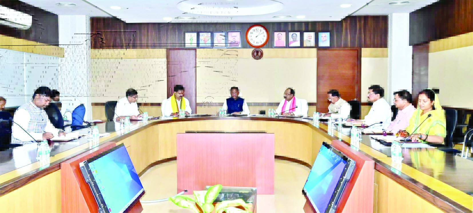 विष्णुदेव साय ने कैबिनेट मीटिंग में लिए 6 बड़े फैसले 