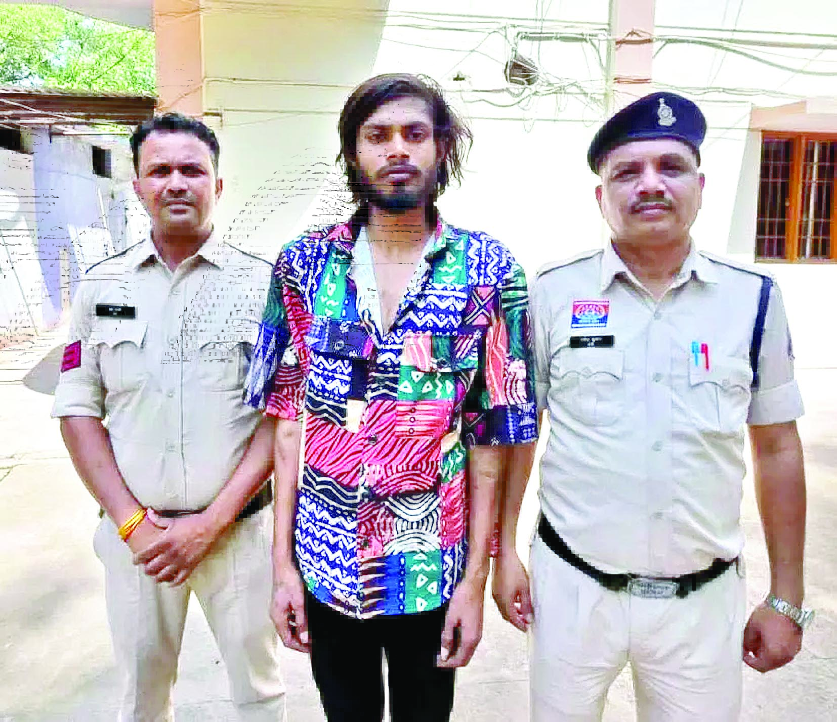 रत्नाबांधा चौक में जिलाबदर हुआ निगरानी बदमाश गिरफ्तार