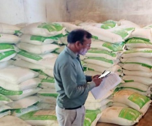 उर्वरक व्यवसाय में अनियमितता बरतने वालों के खिलाफ प्रशासन सख्त