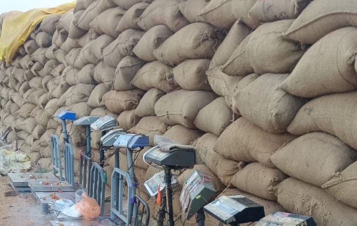 धान खरीदी का समापन अधिकारी अब उठाव में गंभीरता दिखाए - शिवसेना