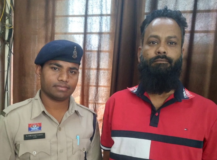 फतेहशाह मार्केट में गुंडागर्दी करने वाला बदमाश गिरफ्तार &mdash; कोतवाली पुलिस ने जमकर लगाई क्लास