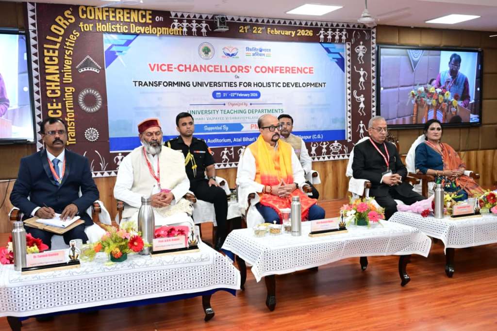 ट्रांजैक्शन नहीं, ट्रांसफॉर्मेशन बने जीवन का लक्ष्य : राज्यपाल डेका