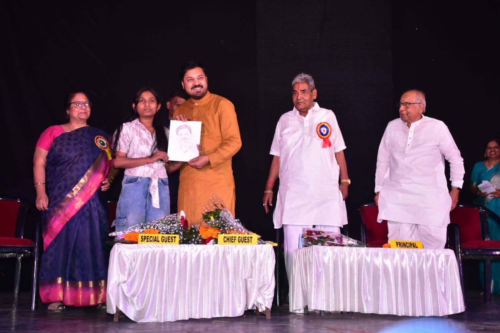 रायपुर के रंग मंदिर में डागा कन्या महाविद्यालय का वार्षिकोत्सव संपन्न: विधायक अनुज शर्मा ने की शिरकत