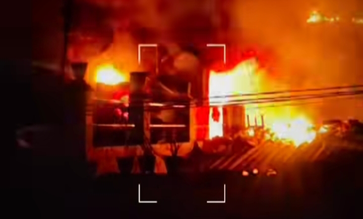 तरावीह की नमाज़ छोड़ मुस्लिम भाइयों ने बचाई पड़ोसियों की जान...