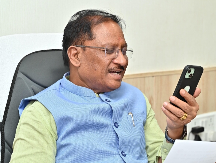 यूपीएससी सिविल सेवा परीक्षा में सफल प्रदेश के अभ्यर्थियों को मुख्यमंत्री ने वीडियो कॉल के जरिए दी बधाई...