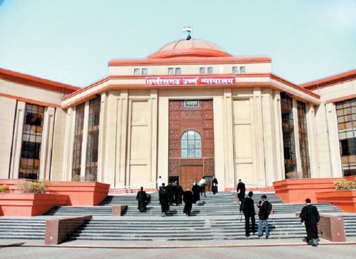  हाई कोर्ट ने DGP से मांगा शपथ पत्र, कोर्ट के निर्देश के बावजूद आरोपियों पर कार्रवाई करने में पुलिस रही नाकाम...