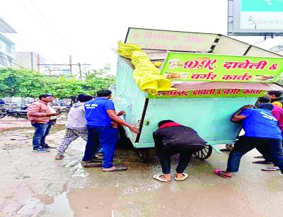 अवैध ठेलों, गुमटियों पर प्रशासन ने कसा शिकंजा