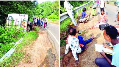 घना कोहरा बना हादसे की वजह: बस पलटने से 10 यात्री घायल, दो की हालत गंभीर