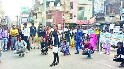 नुक्कड़ नाटक, रैली और हस्ताक्षर अभियान द्वारा जन जागरूकता 