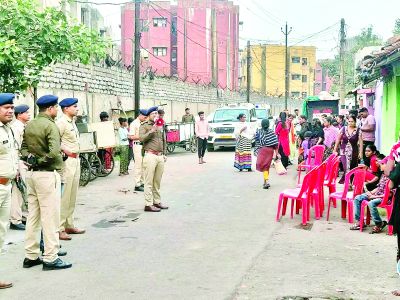 रायपुर ASP लखन पटले ने देवार बस्ती के मोहल्लेवासियों के साथ ली बैठक 