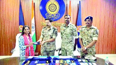 SP ने गुम हुए मोबाइलों को उनके मालिकों को वापस लौटाया 