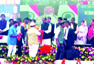आबादी जमीन का पट्टा गरीबों को मिला, हुए गदगद 