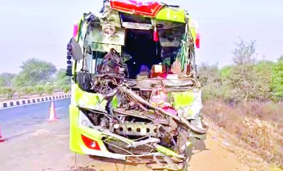 नेशनल हाइवे पर बस हादसा, एक बच्ची की मौत, 43 यात्री घायल