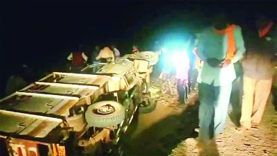 गरियाबंद में बड़ा हादसा, बोलेरो पलटने से 15 लोग घायल 
