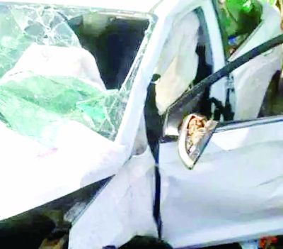 कुरूद के पास बड़ा हादसा, तेज रफ्तार कार का बैलेंस डगमगाने से महिला की मौत