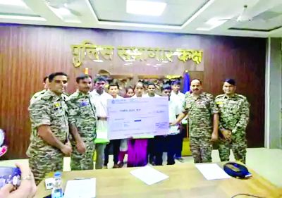 32 लाख के 7 कुख्यात नक्सलियों ने किया आत्मसमर्पण 