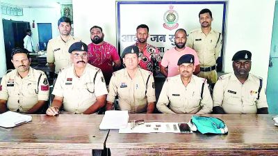 पुलिस ने चोरी हुई पिस्टल और कारतूस किया बरामद, 2 आरोपी गिरफ्तार 