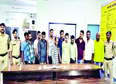 12 जुआरी गिरफ्तार, पुलिस ने की बड़ी कार्रवाई 