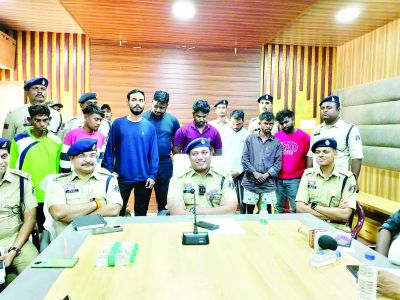 फार्महाउस में रेड, अवैध शराब तस्करी के बड़े रैकेट का हुआ पर्दाफाश 