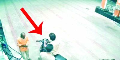 OMG! नाकाम हुई लूट का LIVE वीडियो, कर्मचारी ने दिखाई बहादुरी, देखें वीडियो