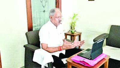 रायपुर में रेलवे सुविधाओं के विस्तार पर हुई उच्चस्तरीय वर्चुअल बैठक में शामिल हुए बृजमोहन अमें रेलग्रवाल 