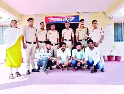 युवक की चाक़ू गोदकर हत्या, नाबालिग सहित 4 हत्यारे गिरफ्तार 