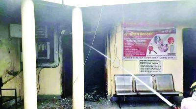 जिला अस्पताल में बड़ी घटना, इनवर्टर बैटरी हुआ विस्फोट 