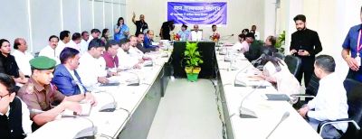 राज्यपाल रमेन डेका ने सारंगढ़ कलेक्ट्रेट में अधिकारियों की बैठक ली