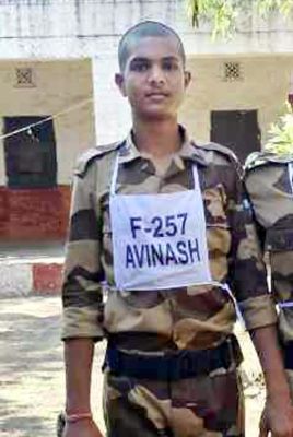 देश सेवा करने में नक्सली क्षेत्र मैनपुर के युवाओं में जोश हावी