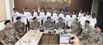 सुकमा जिले में 9 महिलाओं सहित 22 नक्सलियों ने छोड़ा हिंसा का रास्ता, किया सरेंडर 