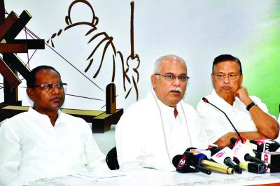 ओडिशा में भूपेश बघेल ने प्रेसवार्ता की 