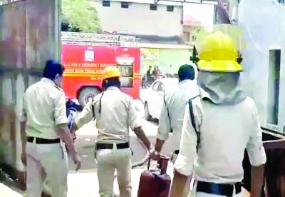 गैस सिलेंडर ने अचानक आग पकड़ ली, मचा हड़कंप 