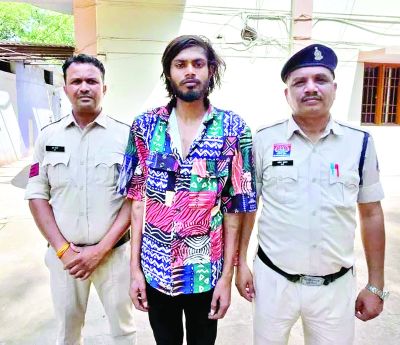 रत्नाबांधा चौक में जिलाबदर हुआ निगरानी बदमाश गिरफ्तार