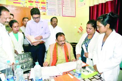 स्वास्थ्य मंत्री श्याम बिहारी जायसवाल ने स्वास्थ्य सुविधाओं का लिया जायजा