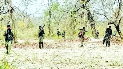 5000 जवानों ने कर्रेगुट्टा पहाड़ियों को घेरा, तीन महिला नक्सली ढेर